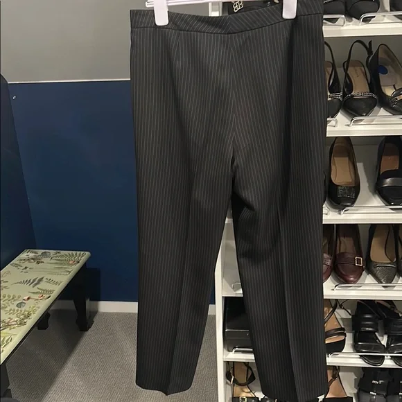 Le Suit Fully Lined Black Pinstripe Suit - Picture 5 of 7